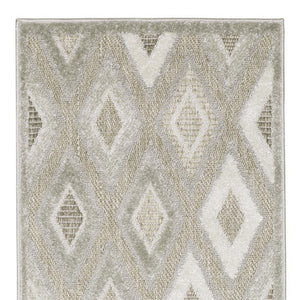 HomeRoots 5' Elegant Beige and Gray Diamond Area Rug – Durable, Stain-Resistant, Perfect for Any Home Decor 8' Runner 575269