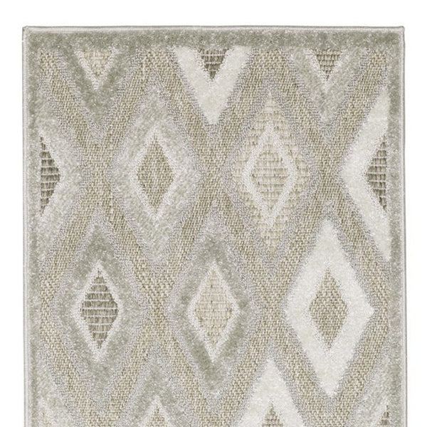 HomeRoots 5' Elegant Beige and Gray Diamond Area Rug – Durable, Stain-Resistant, Perfect for Any Home Decor 8' Runner 575269