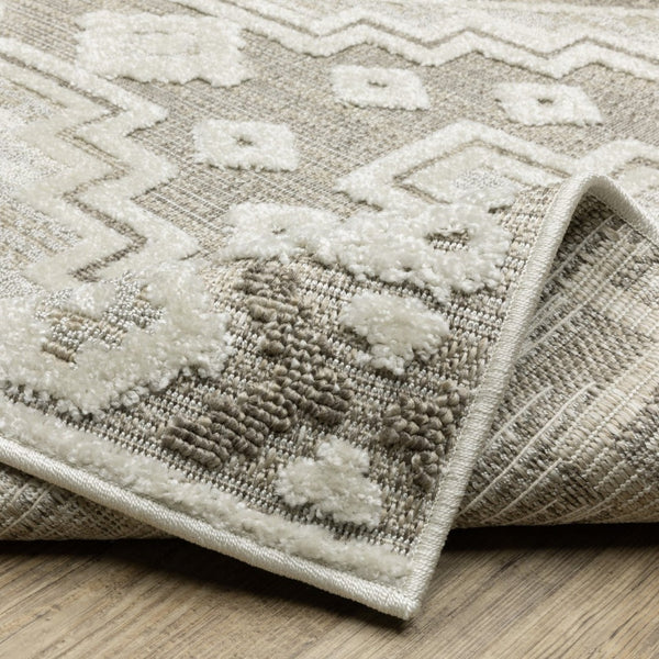 HomeRoots 5' Chic Beige and Brown Tribal Area Rug - Durable, Stain-Resistant Design for Any Stylish Space 8' Runner 575271