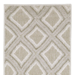 Homeroots 3' Gray Diamond Area Rug - Stain Resistant, Stylish Design Perfect For Homes With Kids And Pets 8' Runner Polypropylene 575273