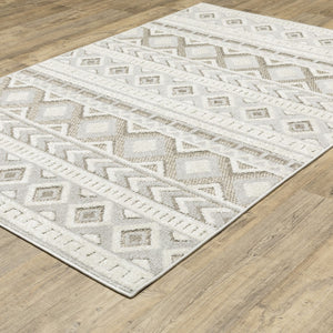 Homeroots 3' Gray Tribal Area Rug – Stylish Power Loom Design, Stain Resistant, Perfect For Any Home Decor 3' X 5' Polypropylene 575276