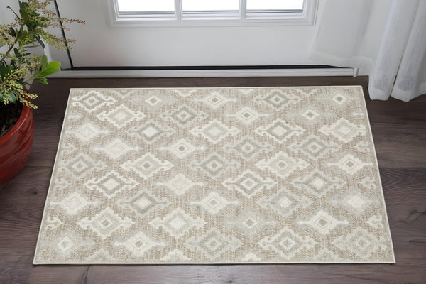HomeRoots 5' Timeless Beige and Gray Oriental Area Rug - Stain Resistant, Durable, Perfect for High-Traffic Spaces 3' X 5' 575280