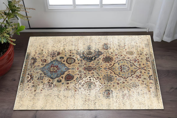 Homeroots 4' Ivory Oriental Area Rug - Distressed Design For Warmth, Stain Resistant, Perfect For Any Space 4' X 6' Polypropylene,Polyester 575351