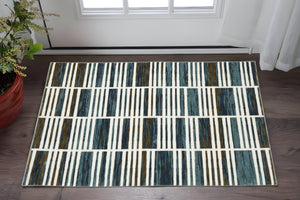 Homeroots 3' Stylish Ivory Geometric Area Rug – Stain Resistant, Soft Texture For Elegant Home Decor Enhancement 3' X 5' Polypropylene,Polyester 575378