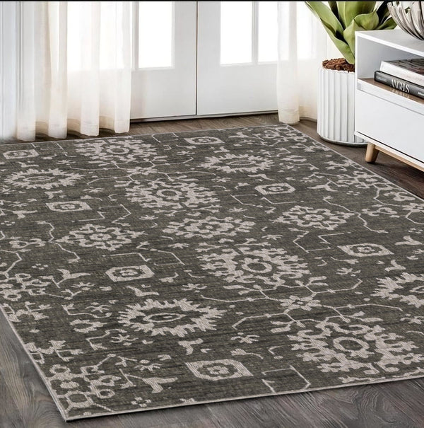 Homeroots 5' Elegant Ivory Oriental Area Rug – Stain Resistant, Perfect For Homes With Kids And Pets, 5x8 5' X 8' Polyester 575409