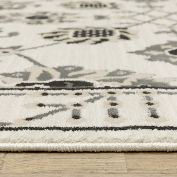 Homeroots 3' Ivory Oriental Area Rug - Stylish, Stain-resistant Design Perfect For Homes With Kids & Pets 8' Runner Polypropylene,Polyester 575442
