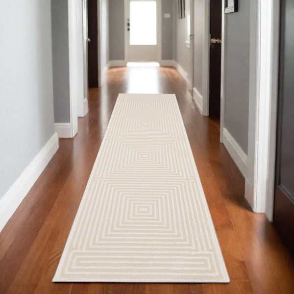 Homeroots 3' Stylish Ivory Geometric Power Loom Area Rug - Perfect For Homes With Kids And Pets, Stain Resistant 8' Runner Polypropylene,Polyester 575444