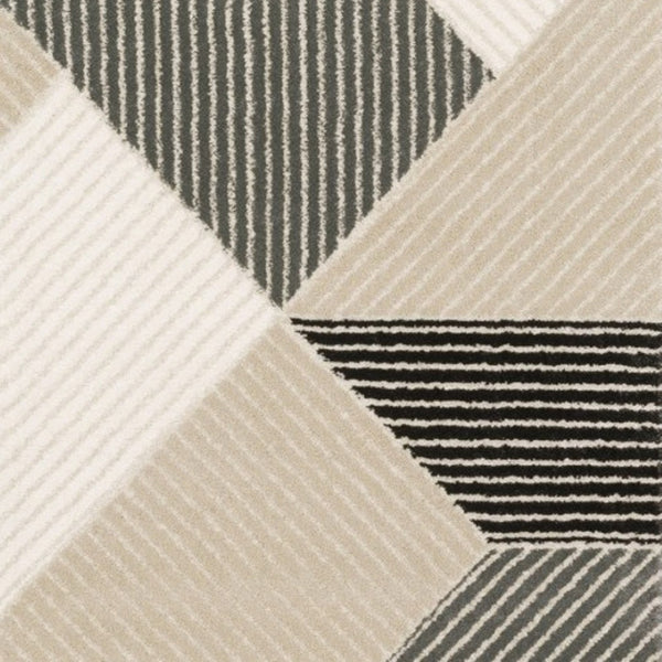 Homeroots 3' Gray Geometric Area Rug - Stylish, Stain-resistant Design For Modern Homes And Cozy Spaces 8' Runner Polypropylene,Polyester 575450