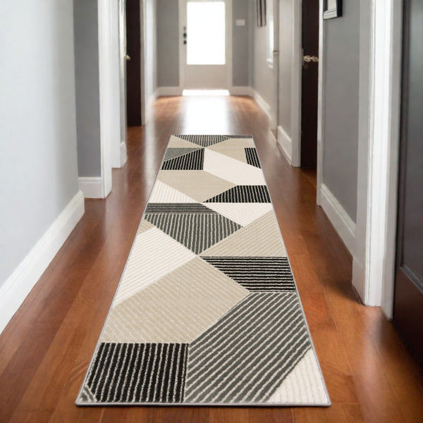 Homeroots 3' Gray Geometric Area Rug - Stylish, Stain-resistant Design For Modern Homes And Cozy Spaces 8' Runner Polypropylene,Polyester 575450