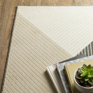 Homeroots 3' Gray Geometric Area Rug - Stylish, Stain-resistant Design For Modern Homes And Cozy Spaces 8' Runner Polypropylene,Polyester 575450