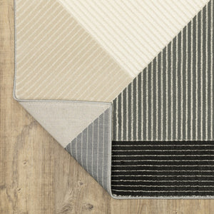 Homeroots 3' Gray Geometric Area Rug - Stylish, Stain-resistant Design For Modern Homes And Cozy Spaces 8' Runner Polypropylene,Polyester 575450