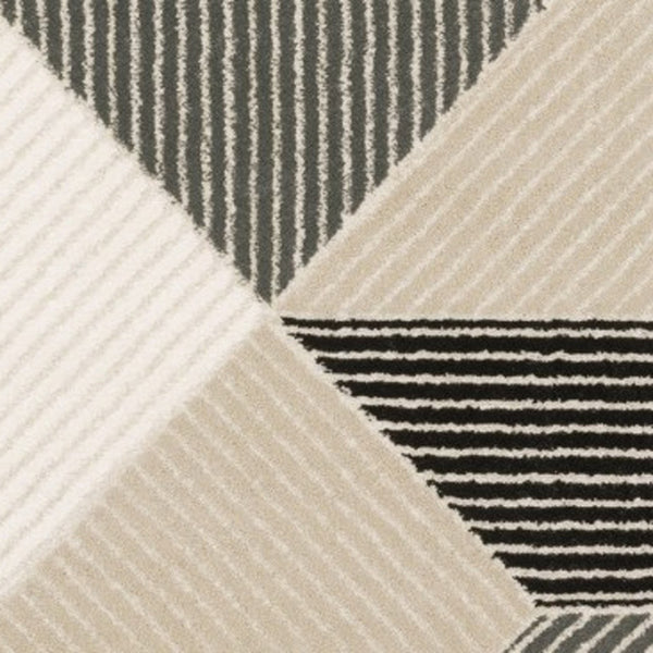 Homeroots 3' Gray Geometric Area Rug - Stylish, Stain-resistant Design For Modern Homes And Cozy Spaces 8' Runner Polypropylene,Polyester 575450