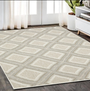 Homeroots 3' Gray Diamond Area Rug - Stain Resistant, Stylish Design Perfect For Homes With Kids And Pets 5' X 8' Polypropylene 575461