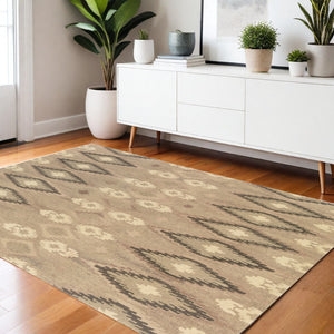 Homeroots 4' Beige Wool Abstract Hand-tufted Area Rug - Stylish, Artistic Design Perfect For Any Home Decor 4' X 6' Wool 575536