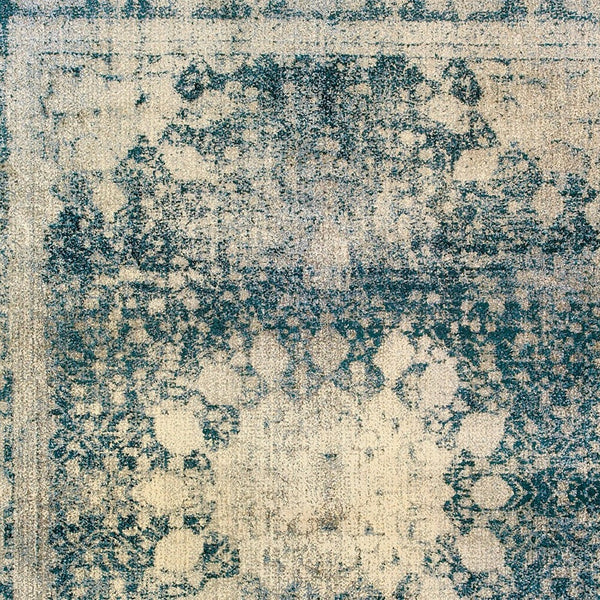 Homeroots 4' Ivory Oriental Area Rug – Distressed Design For A Timeless Touch In Any Home Décor Space 5' X 8' Polypropylene,Polyester 575544