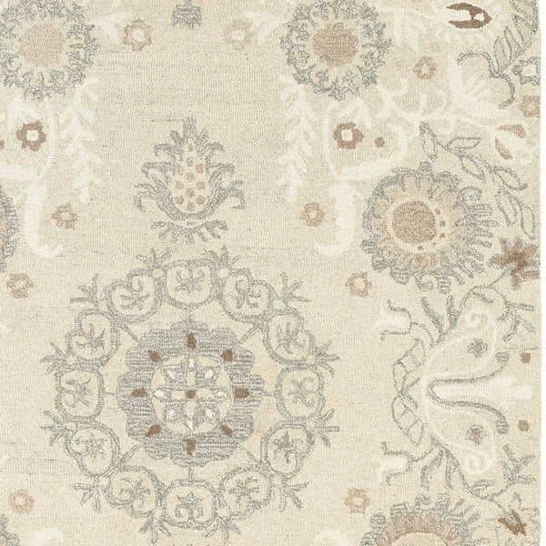Homeroots 4' Sand Wool Floral Hand Tufted Area Rug - Elevate Your Living Space With Elegant Design And Comfort 4' X 6' Wool 575548