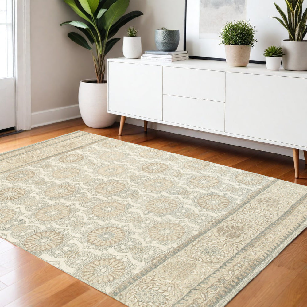 Homeroots 4' Elegant Hand-tufted Wool Floral Area Rug In Ash Gray - Perfect For Enhancing Your Living Space 4' X 6' Wool 575550
