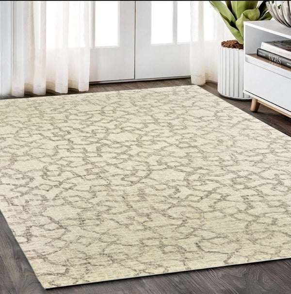 HomeRoots 5' Hand-Tufted Wool Area Rug in Tan and Ivory - Elegant Geometric Design for Any Living Space 5' X 8' 575561