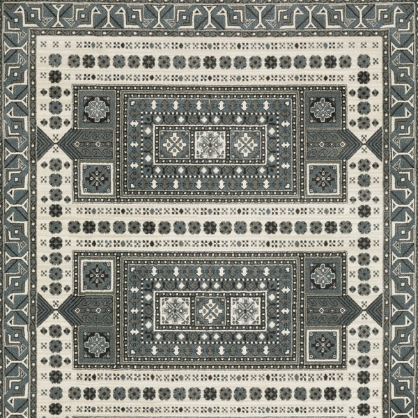 Homeroots 3' Gray Medallion Area Rug - Stylish, Stain-resistant, Perfect For Kids And Pets, Elevate Your Space! 7' X 10' Polypropylene,Polyester 575604