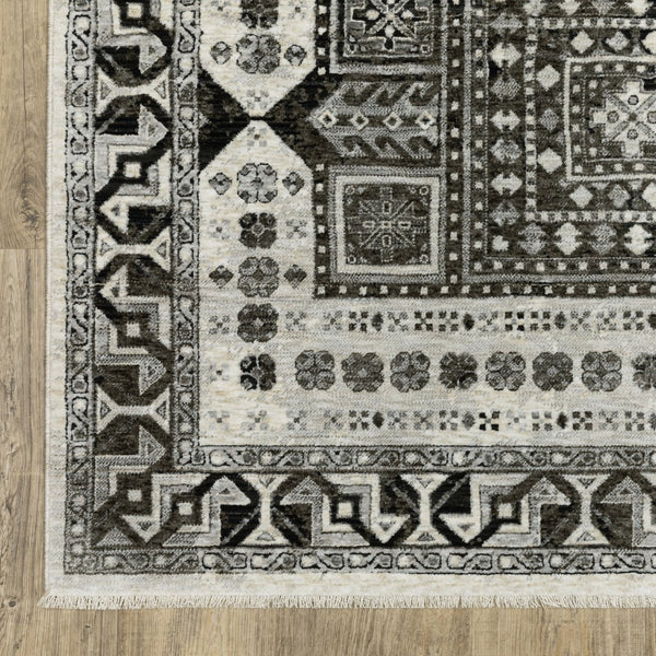 Homeroots 5' Ivory Oriental Area Rug With Charcoal Design And Fringe - Stain Resistant, Stylish Home Decor 8' Runner Polyester 575622