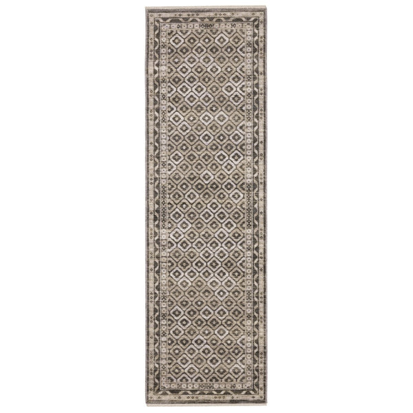 HomeRoots 3' Gray and Beige Diamond Area Rug with Fringe – Timeless Elegance, Durable Design for Any Space 8' Runner 575624