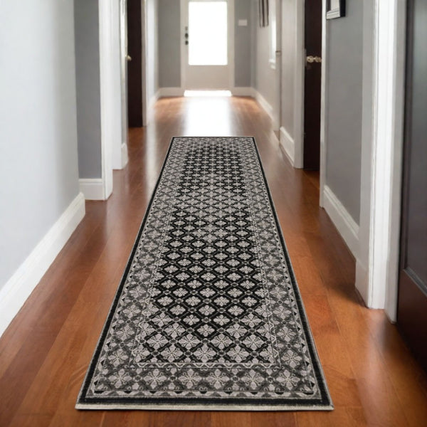 HomeRoots 5' Modern Black and Gray Diamond Area Rug with Stylish Fringe for Durable, Cozy Living Spaces 8' Runner 575625