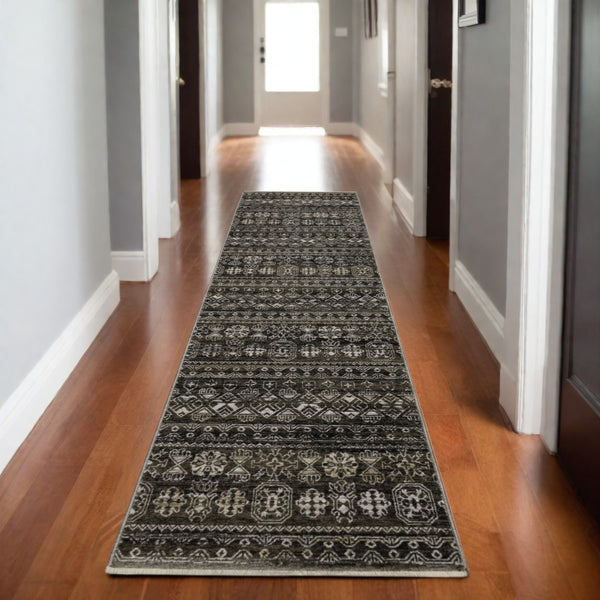 Homeroots 5' Black Tribal Area Rug With Fringe – Modern Design, Stain Resistant, Perfect For Homes With Kids & Pets 8' Runner Polyester 575629