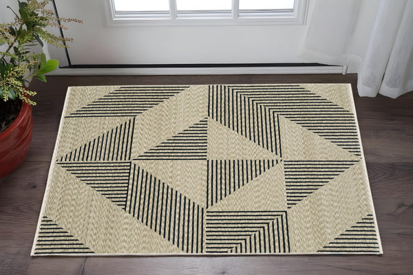 Homeroots 5' Beige Geometric Area Rug With Fringe - Stylish, Stain-resistant Design For Cozy Home Decor 3' X 5' Polyester 575686