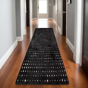 Homeroots 5' Artistic Brown Geometric Power Loom Area Rug – Stain Resistant, Perfect For Homes With Kids & Pets 8' Runner Polyester 575705