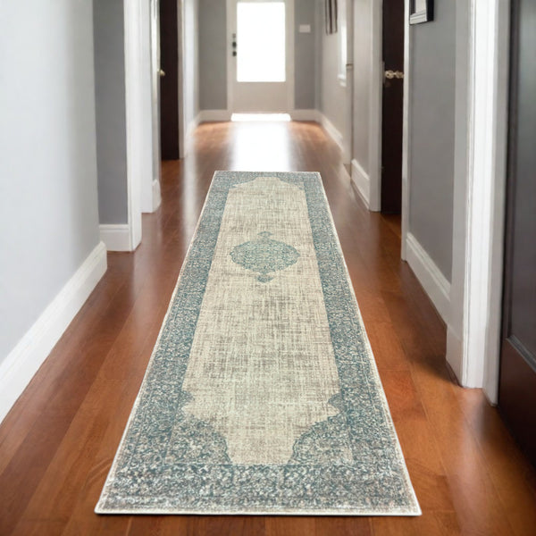Homeroots 10' Ivory Oriental Power Loom Area Rug - Stylish, Stain Resistant, Perfect For Family Spaces & Decor 8' Runner Polypropylene 575876