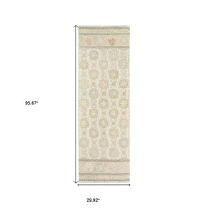 Homeroots 4' Elegant Hand-tufted Wool Floral Area Rug In Ash Gray - Perfect For Enhancing Your Living Space 8' Runner Wool 575978