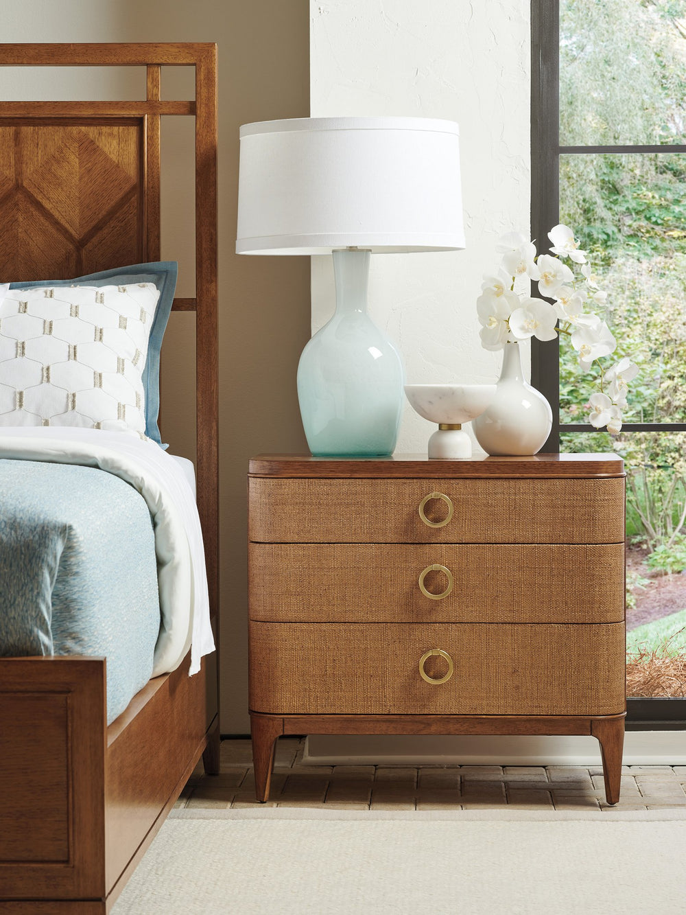 Lexington Tommy Bahama Home Moreno Nightstand - Elegant Woven Raffia Design With Soft Close Drawers For Luxurious Bedroom Style Sonoran  575-621