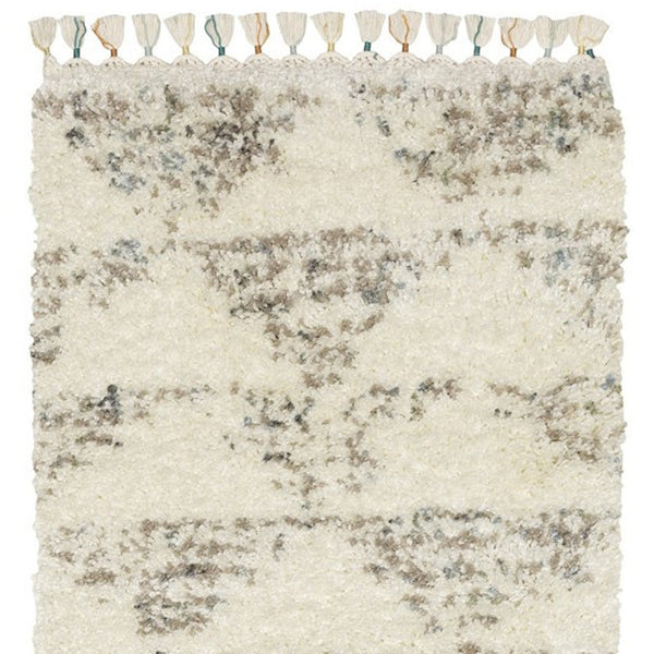 Homeroots 5' Luxurious Ivory Geometric Shag Area Rug With Trendy Fringe – Perfect For Cozy Spaces And Pets! 8' Runner Polypropylene 576087