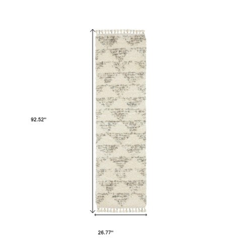 Homeroots 5' Luxurious Ivory Geometric Shag Area Rug With Trendy Fringe – Perfect For Cozy Spaces And Pets! 8' Runner Polypropylene 576087
