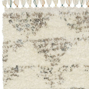 Homeroots 5' Luxurious Ivory Geometric Shag Area Rug With Trendy Fringe – Perfect For Cozy Spaces And Pets! 8' Runner Polypropylene 576087