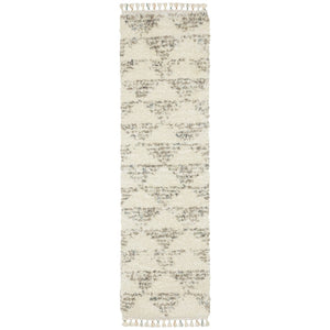 HomeRoots 5' Ivory and Green Geometric Shag Area Rug with Fringed Edges – Soft, Durable, Stylish Comfort for Any Space 8' Runner 576087