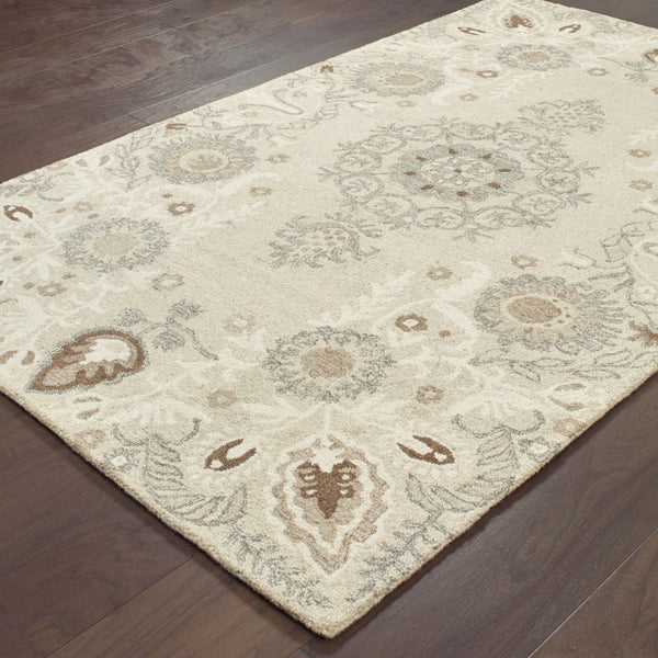 Homeroots 4' Sand Wool Floral Hand Tufted Area Rug - Elevate Your Living Space With Elegant Design And Comfort 8' X 10' Wool 576207