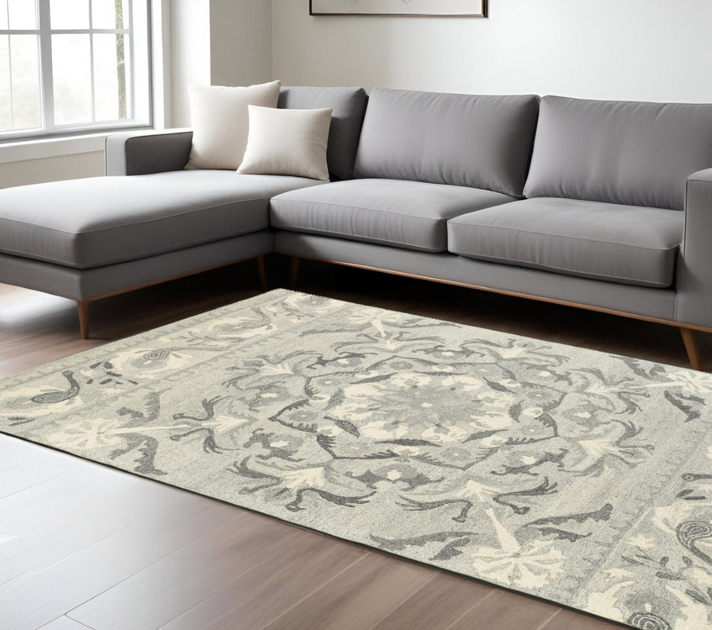 HomeRoots 4' Hand-Tufted Ivory Wool Floral Area Rug - Elegant Design for Timeless Home Décor & Comfort 8' X 10' 576208