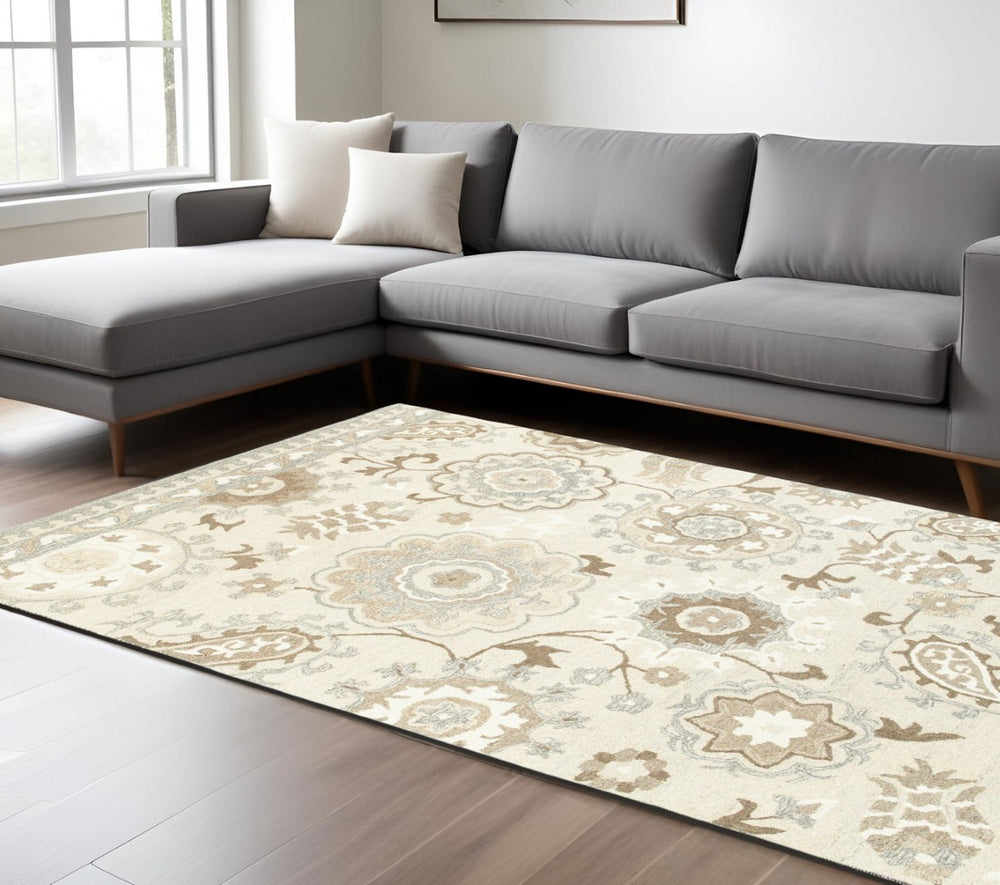 HomeRoots 4' Timeless Hand-Tufted Wool Area Rug in Ivory and Gray Floral Design for Elegant Home Décor 10' X 13' 576302