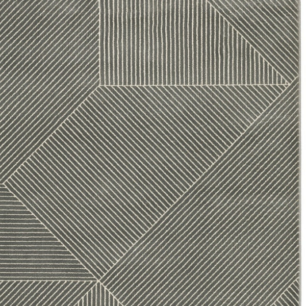 Homeroots 3' Gray Geometric Area Rug - Stylish, Stain-resistant Design For Modern Homes And Cozy Spaces 10' X 13' Polypropylene,Polyester 576434