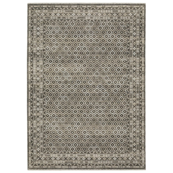 HomeRoots 3' Gray and Beige Diamond Area Rug with Fringe – Timeless Elegance, Durable Design for Any Space 10' X 13' 576447