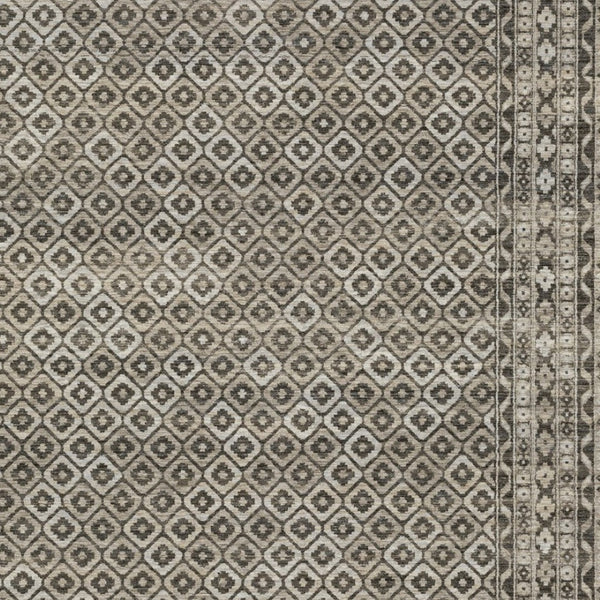 Homeroots 3' Gray Diamond Area Rug With Fringe - Stylish Stain-resistant Design For Home Décor & Comfort 8' X 11' Polyester 576448