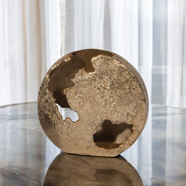 Homeroots 12" Gold Hammered Round Aluminum Table Vase - Elegant Home Decor Accent For Floral Arrangements  Aluminum 576748