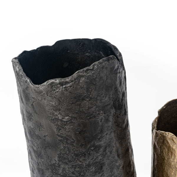 Homeroots 14" Gray Hammered Cylinder Aluminum Table Vase - Modern Decor Accent For Stunning Home Interiors  Aluminum 576752
