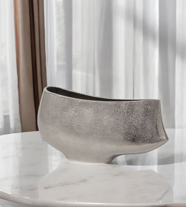 Homeroots 7" Nickel Aluminum Table Vase - Elegant Modern Centerpiece With Distressed Finish For Any Décor  Aluminum 576779