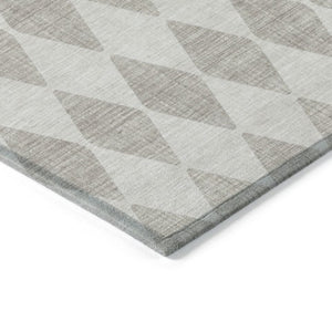 Homeroots 3' Beige Geometric Washable Indoor Outdoor Area Rug For Versatile Style In Any High Traffic Space 3' X 5' Polyester 577007