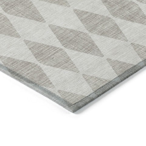 Homeroots 3' Beige Geometric Washable Indoor Outdoor Area Rug For Versatile Style In Any High Traffic Space 3' X 5' Polyester 577007