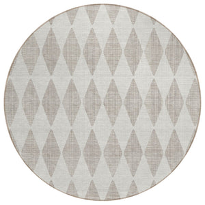 HomeRoots 5' Beige Geometric Indoor Outdoor Area Rug - Durable, Washable, Modern Design for Versatile Spaces 8' Round 577009
