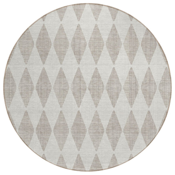 HomeRoots 5' Beige Geometric Indoor Outdoor Area Rug - Durable, Washable, Modern Design for Versatile Spaces 8' Round 577009
