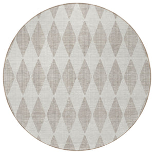 Homeroots 3' Beige Geometric Washable Indoor Outdoor Area Rug For Versatile Style In Any High Traffic Space 8' Round Polyester 577009